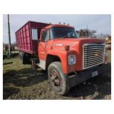 **1975 International Loadstar Grain Truck