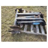Truck body hoist