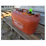 Outboard motor gas can