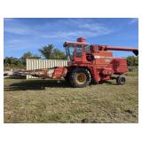 Massey Ferguson 760 combine w/6R corn head