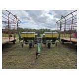 John Deere 7000 4R corn planter