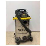 Stanley 4.0 Peak HP 8.0 Gallon Wet/Dry Vac... powers on
