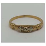 14K Gold Ring with Flower Design...size 6.5