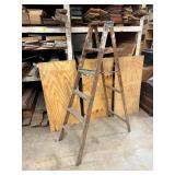 5 Foot Wooden Step Ladder