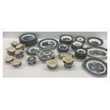 Royal Currier & Ives China Dinnerware Group - 75+ Pieces