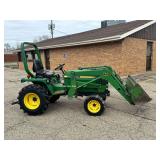 John Deere 855 Tractor w/ 52 Loader