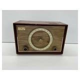 Vintage Zenith Model C835H AM/FM Radio…powers on