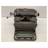 Royal Typewriter … working