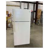 Kenmore Top-Freezer Refrigerator... 66 x 30 x 30 Inches