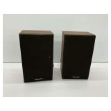 Pair of Realistic Minimus-25 Speakers