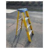 Cuprum 4-Foot Fiberglass Stepladder Model 740-04