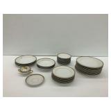 Heinrich and Co SELB Bavaria Dinnerware 30+ Piece Set