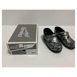 Dansko Professional Patent Clogs Crisscross Size 38 with Original Box Style 706-620202