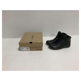 Clarks Un Loop Top Black Leather Ankle Boots Size 7M With Box