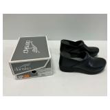 Dansko XP 2.0 Pull Up Black Leather Clogs Size 41 with Original Box