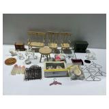 Dollhouse Furniture and Accessories ... see photos and description