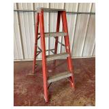Ridge Tool Company Fiberglass 4 Foot Step Ladder