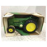 John Deere 1949/1954 Model R, 1/16 scale, Ertl,