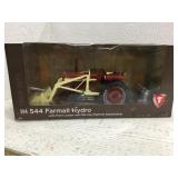 IH 544 Farmall Hydro, 1/16 scale, SpecCast, NIB,