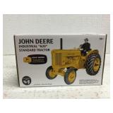 John Deere industrial 620, 1/16 scale, Ertl, NIB