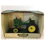 John Deere model LA tractor, 1941ï¿½1946, 1/16