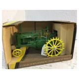 John Deere 1937 model "G", 1/16 scale, Ertl, NIB