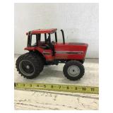 International 5488 tractor with duals, 1/16