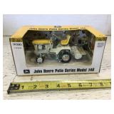 John Deere patio series model 141 1/16 scale by