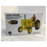 John Deere industrial "720", 1/16 scale. Ertl,