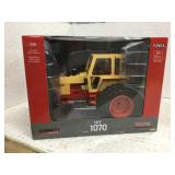 Case IH 1070, 1/16 scale, Ertl prestige