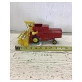 New Holland vintage combine, 1/32 scale, no box