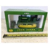 John Deere 1010 crawler with blade 1/16 scale