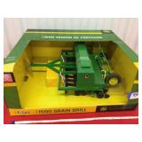 John Deere 1590 grain drill, 1/16 scale