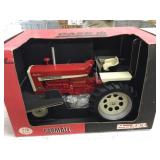 Farmall 1206, 1/8 scale, Ertl Scale Models, NIB
