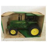 John Deere MFWD Rowcrop tractor 1/16 scale by