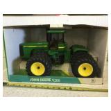 John Deere 9201/16 scale tractor by Ertl NIB