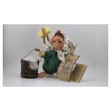 Annalee 7-Inch Cleaning Day Mouse