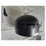 Black Oval Roasting Pan With Lid