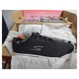 Skechers Go Walk 4 in Black, Size 9