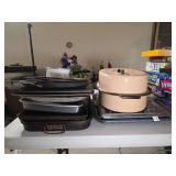 Contemporary Kitchen Bakeware and Cookware