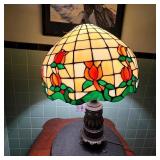 Stained Glass Tulip Table Lamp