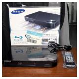 Samsung BD-F5700 Blu-Ray Player with Remote & Box