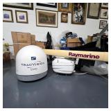 KVH TracVision 4 HP & Raymarine Radar Scanner