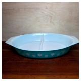 Pyrex Snowflake 1 1/2 Quart Divided Dish