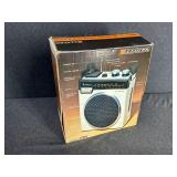 Lloyds Model V150 AM/FM Radio