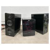 LG FB162 CD/DVD HiFi System w/ Speakers