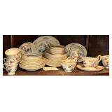 APPROX. 56 PIECES OF WILLIAMSBURG POTPOURRI WEDGWOOD OF ETRURIA & BARLASTON  - CREAM, SUGAR, SERVING PLATTER, 2 OVULAR SERVING BOWLS, PLATES, CUPS, SAUCERS