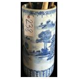 ORIENTAL PORCELAIN UMBRELLA STAND