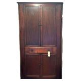 WOODEN 4-DOOR, 1 DRAWER CORNER CABINET