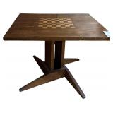 VINTAGE WOODEN ARTS AND CRAFTS STYLE CHESS TABLE